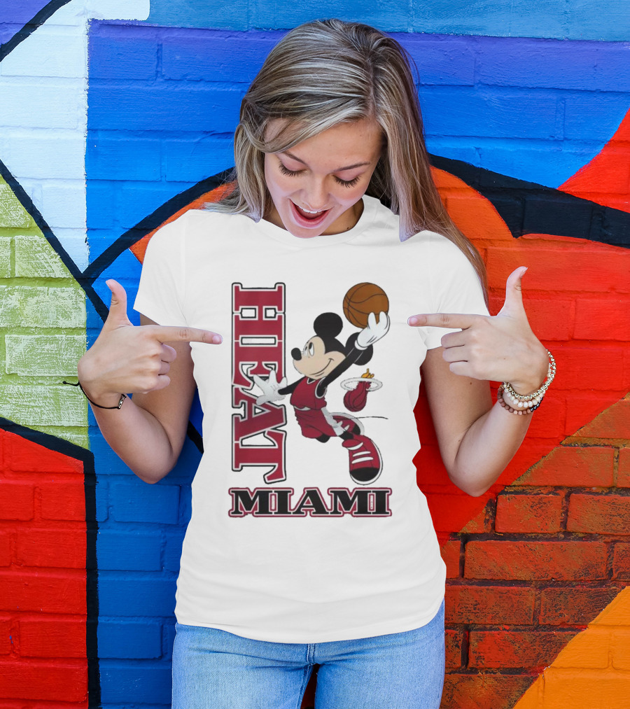 Mickey Mouse Miami Heat NBA Basketball Jumping Dunk T-Shirt