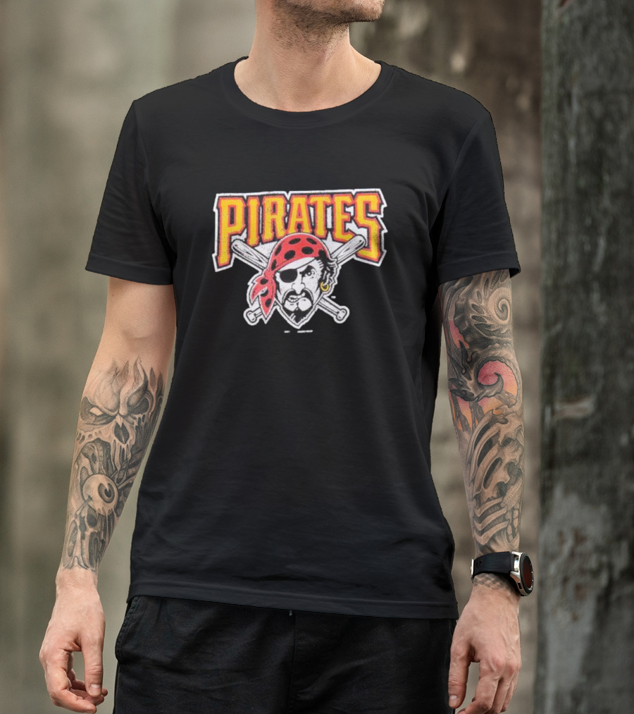 Pittsburgh Pirates Youth Distressed Vintage Crossed Bats T-Shirt