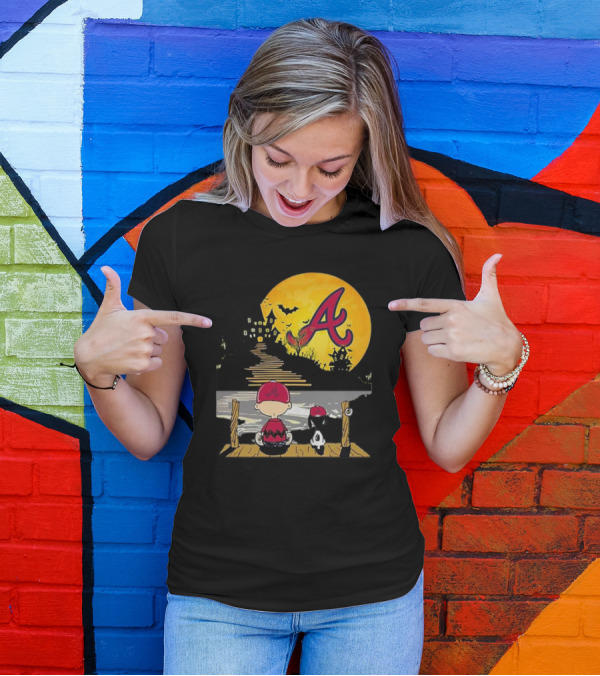 Snoopy Charlie Brown Atlanta Braves Halloween Under Moon T-Shirt
