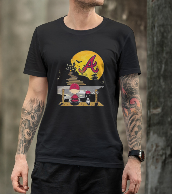 Snoopy Charlie Brown Atlanta Braves Halloween Under Moon T-Shirt