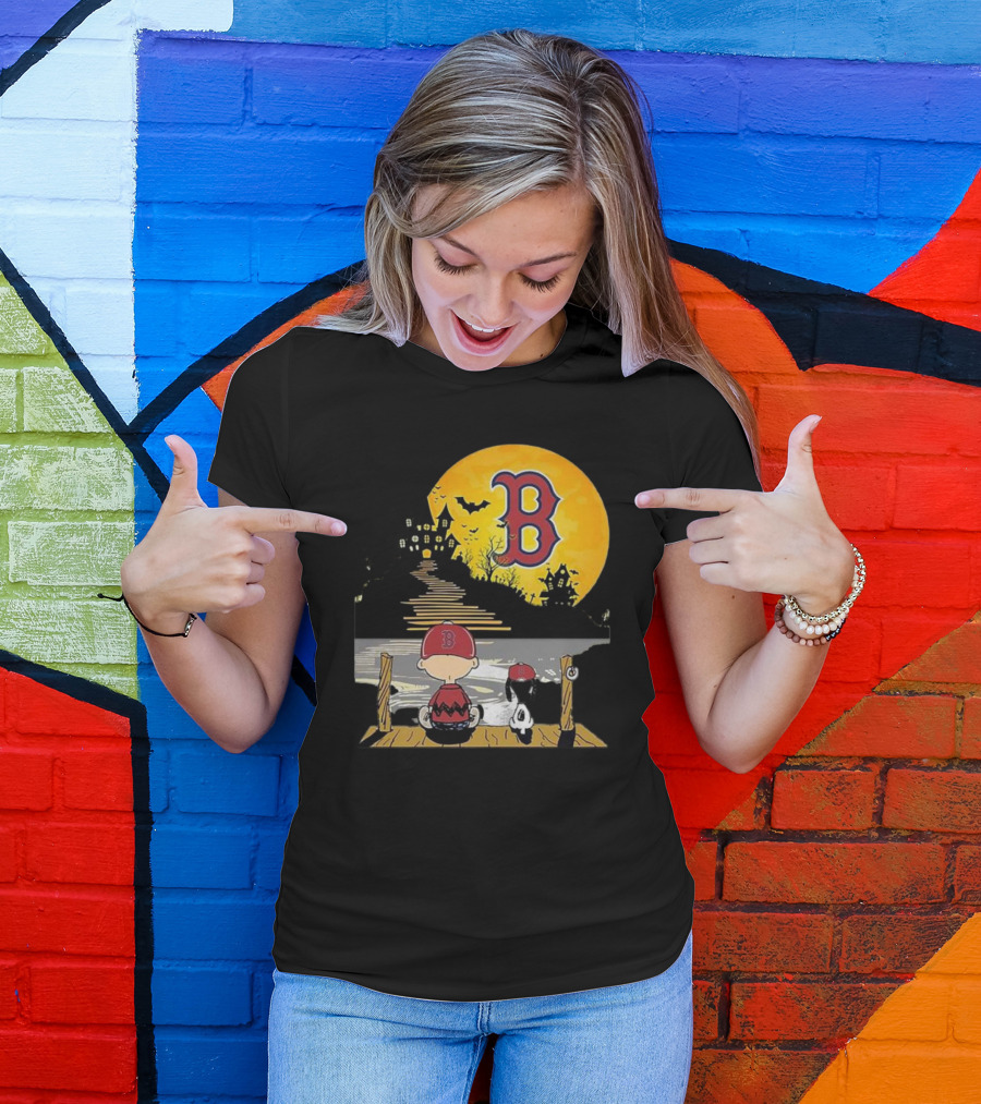 Snoopy And Charlie Brown Boston Red Sox Halloween Moon Scene T-Shirt