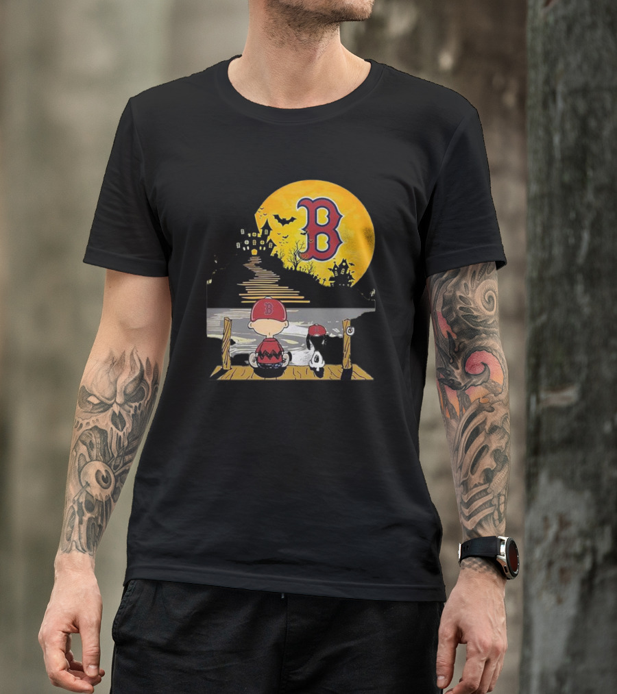 Snoopy And Charlie Brown Boston Red Sox Halloween Moon Scene T-Shirt