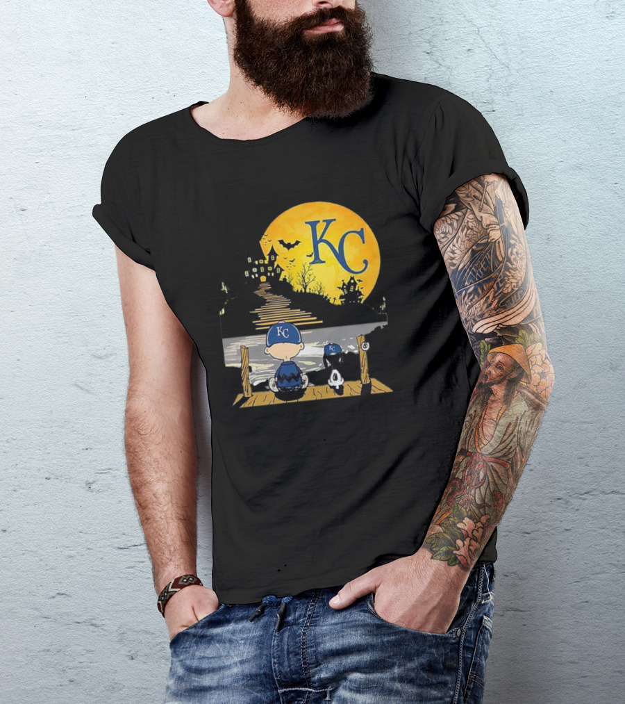 Snoopy Charlie Brown Halloween Kansas City Royals Moon Scene T-Shirt