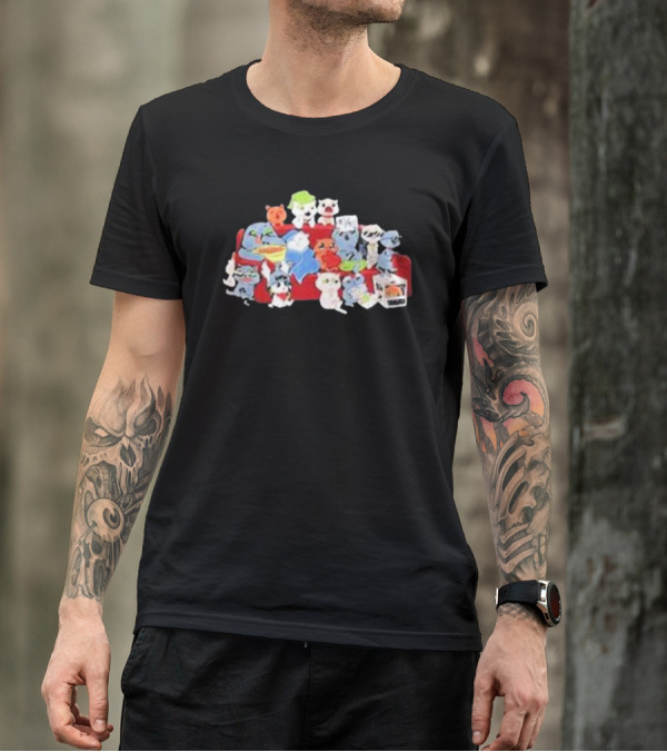 Lirik Couch Gang Cat Characters On Red Sofa With Snacks T-Shirt