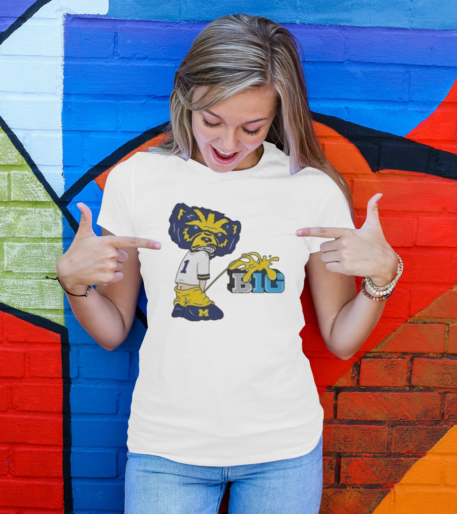 MI Wolverine Mascot Pissing On Big Ten Logo T-Shirt