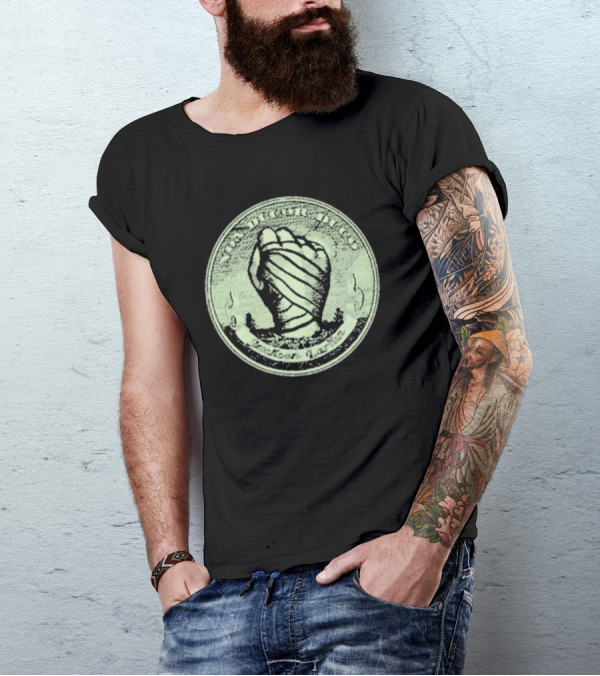 Stampede Larkin Og Fist Deus Ductu Flexibus T-Shirt
