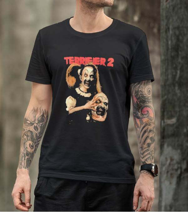 Terrifier 2 Horror Clown Character Holding Severed Head T-Shirt