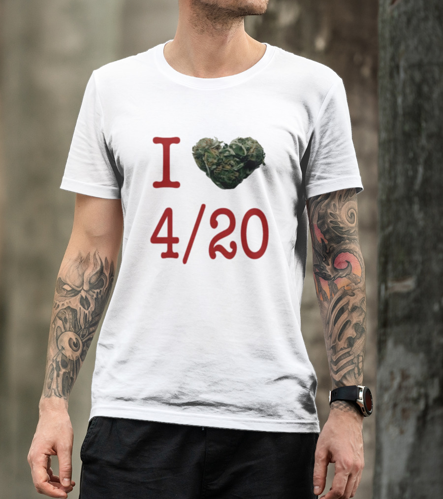 Rihanna Wearing I Heart 4/20 Day T-Shirt