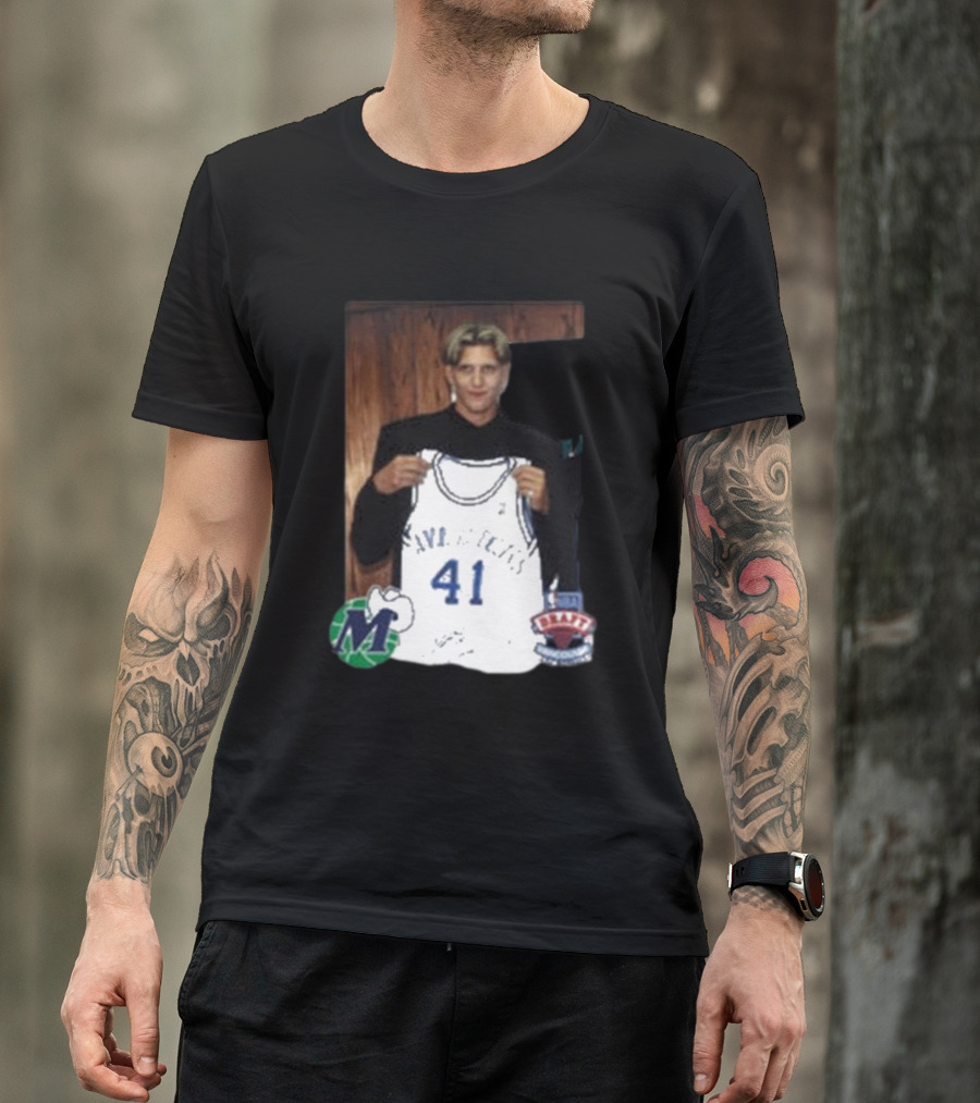 Luka Doncic Dirk Nowitzki Mavericks 41 NBA Draft Jersey Photo T-Shirt