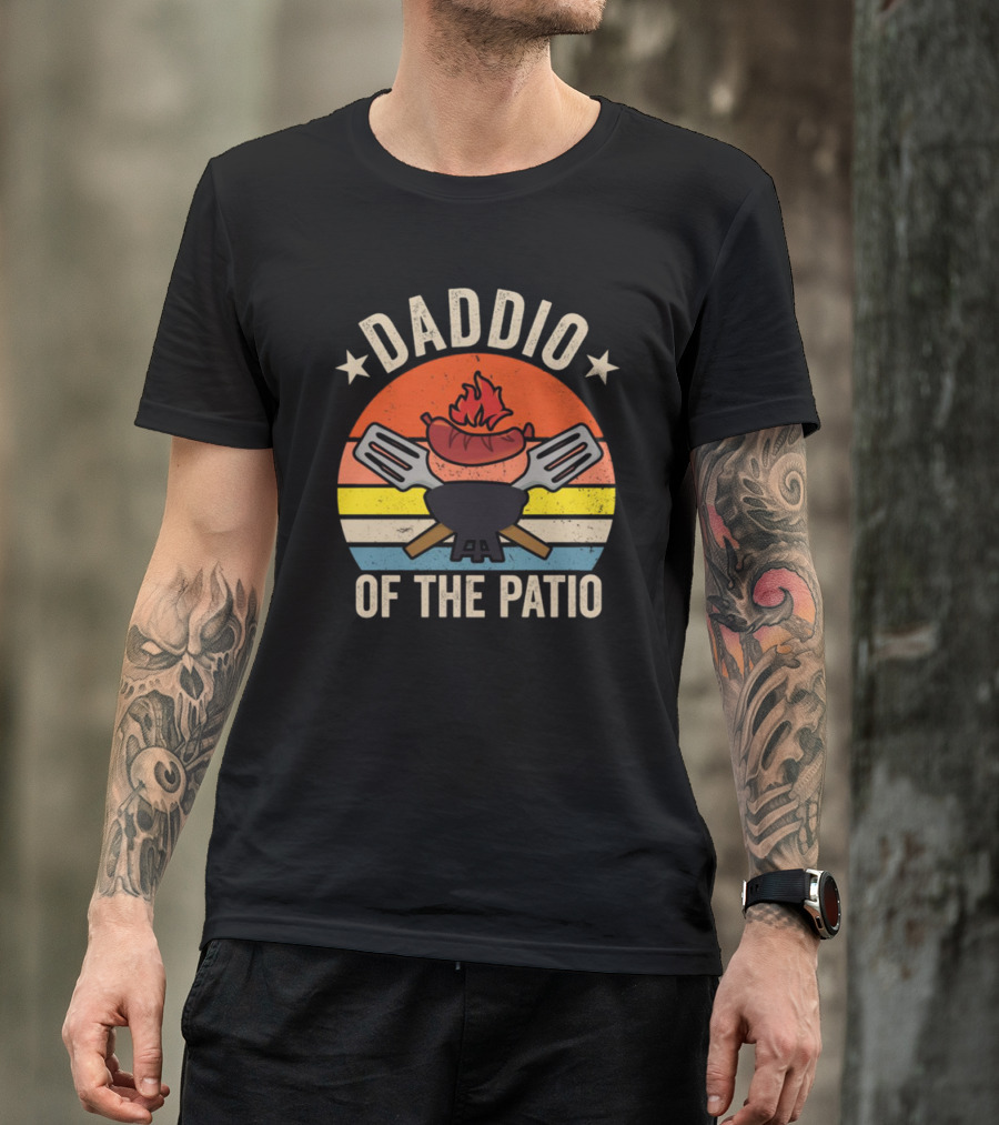 Daddio Of The Patio Vintage BBQ Grill And Sausages Retro T-Shirt