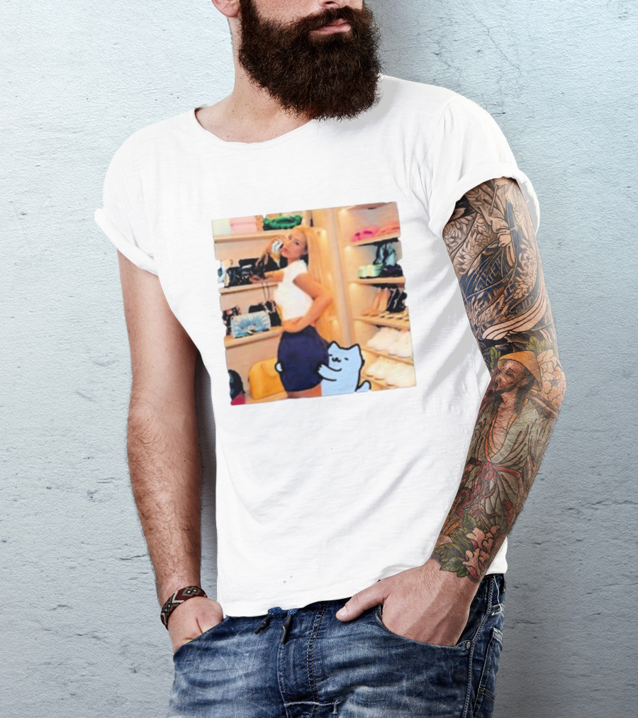 Iggy Azalea Culture Closet Fashion With Cute Cat T-Shirt