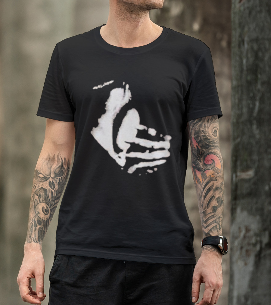 Portal Camila Brasil I Luv It Photo Optical Illusion Black And White Hand Face T-Shirt