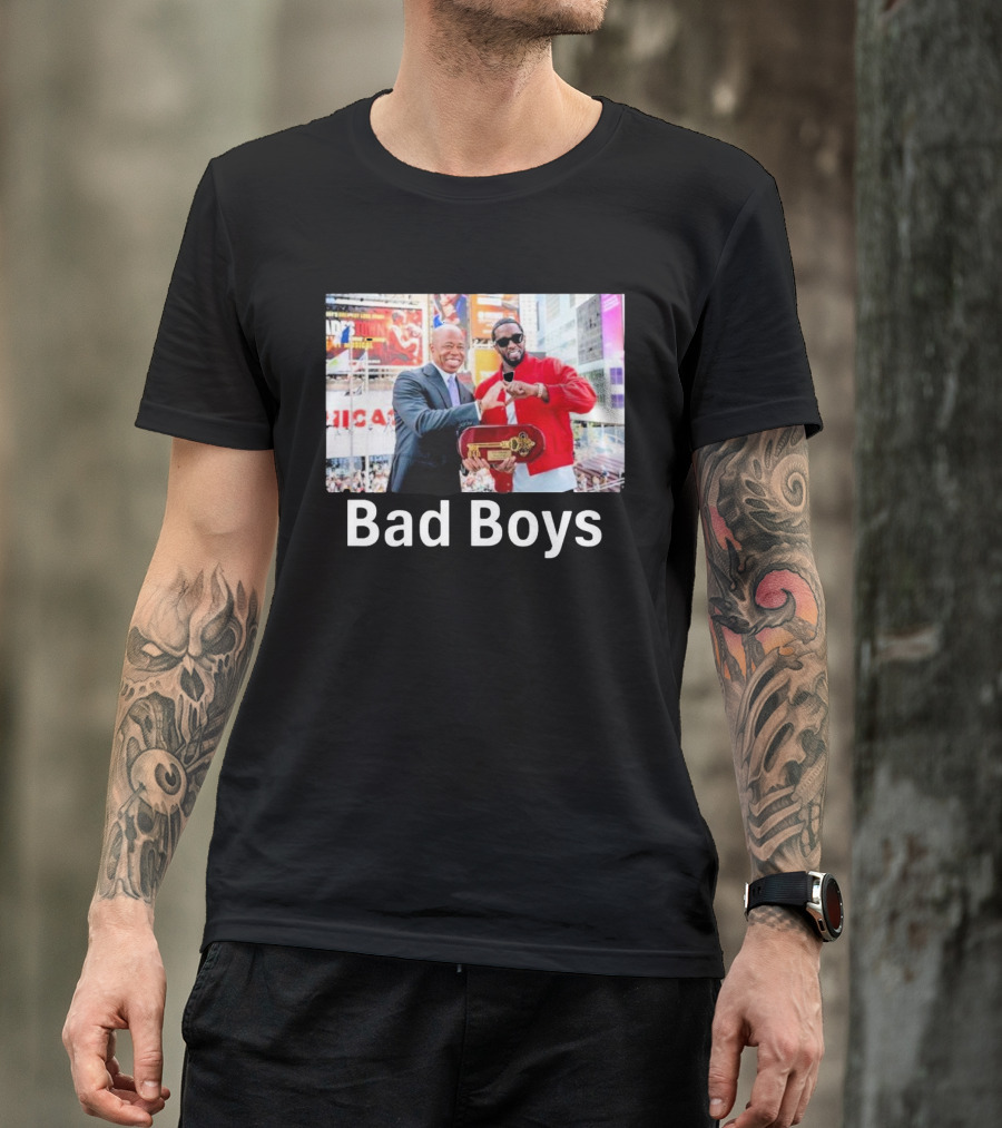 Bad Boys P Diddy And Eric Adams Key Exchange At Times Square Event T-Shirt