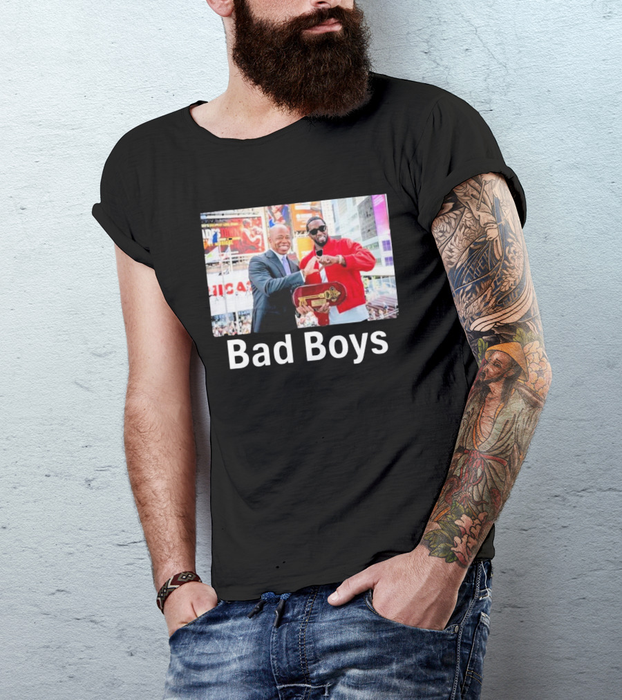 Bad Boys P Diddy And Eric Adams Key Exchange At Times Square Event T-Shirt