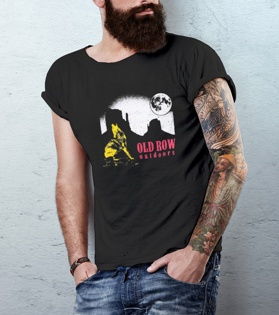 Old Row Outdoors Coyote Moon Silhouette Desert Scene T-Shirt