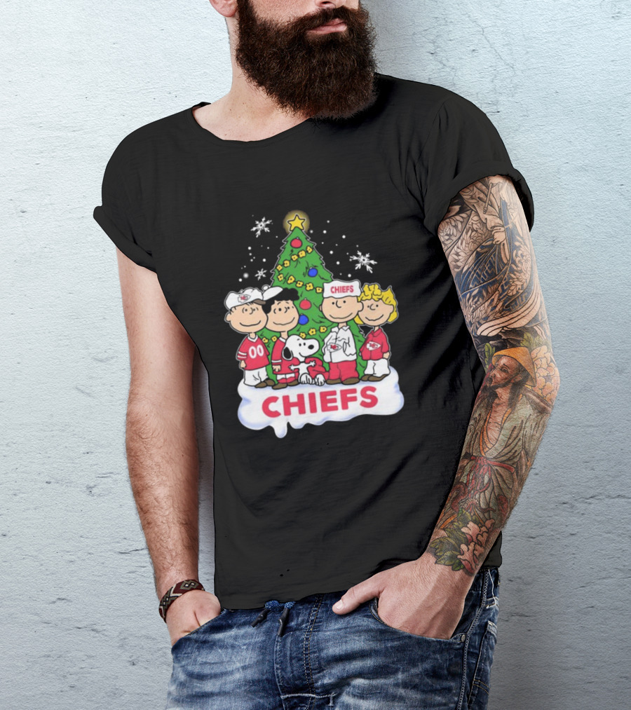 Kansas City Chiefs Snoopy Peanuts Christmas Tree Chiefs T-Shirt