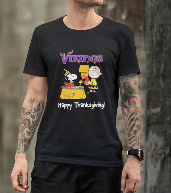Peanuts Minnesota Vikings NFL Football Snoopy Charlie Brown Happy Thanksgiving T-Shirt