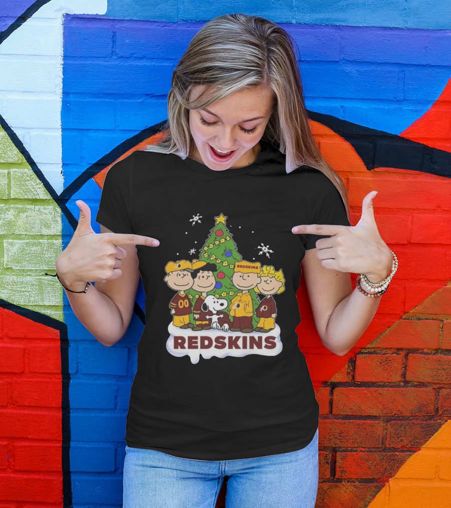Redskins Celebrating Christmas 2024 With Snoopy And Peanuts Characters T-Shirt
