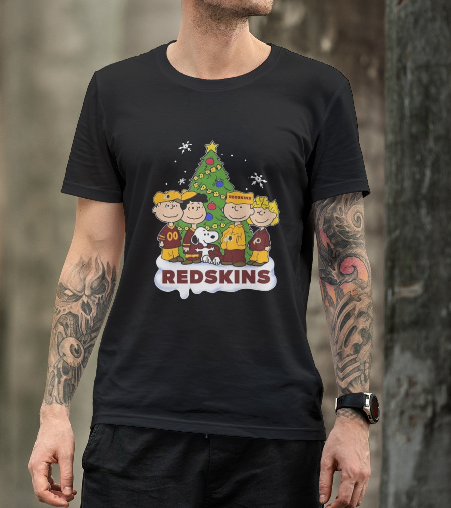 Redskins Celebrating Christmas 2024 With Snoopy And Peanuts Characters T-Shirt