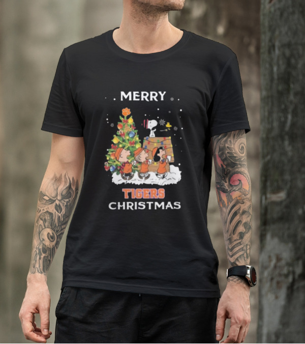 Merry Christmas Clemson Tigers Snoopy And Friends T-Shirt