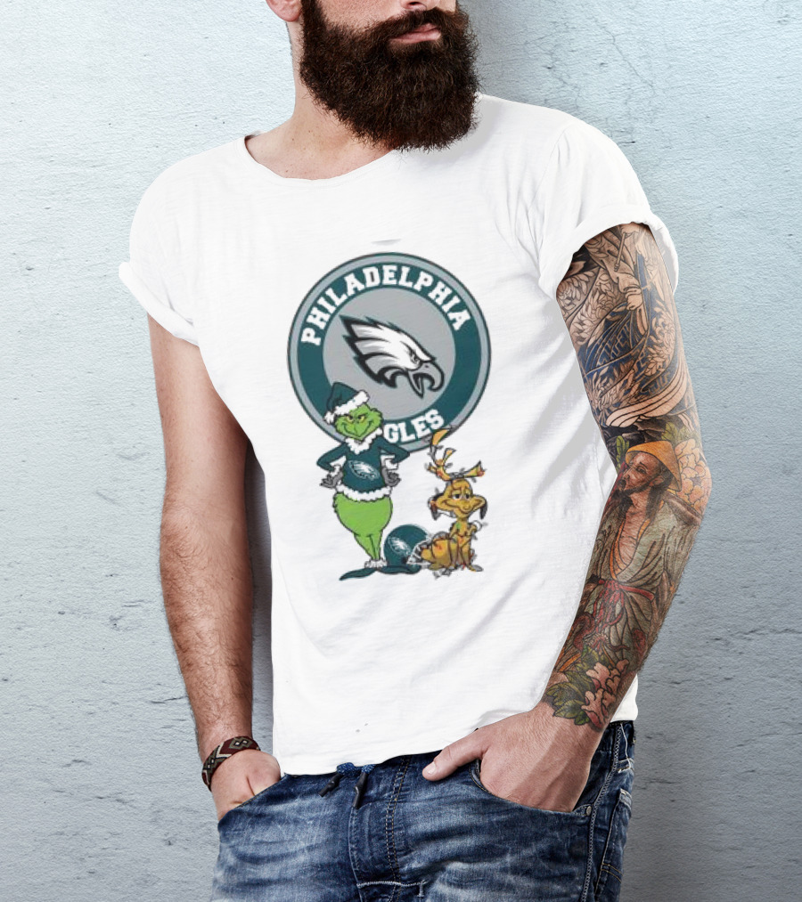 Grinch And Max Philadelphia Eagles Merry Christmas T-Shirt