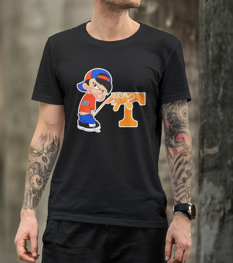 Funny Boy Florida Gators Peeing On Tennessee Volunteers T-Shirt