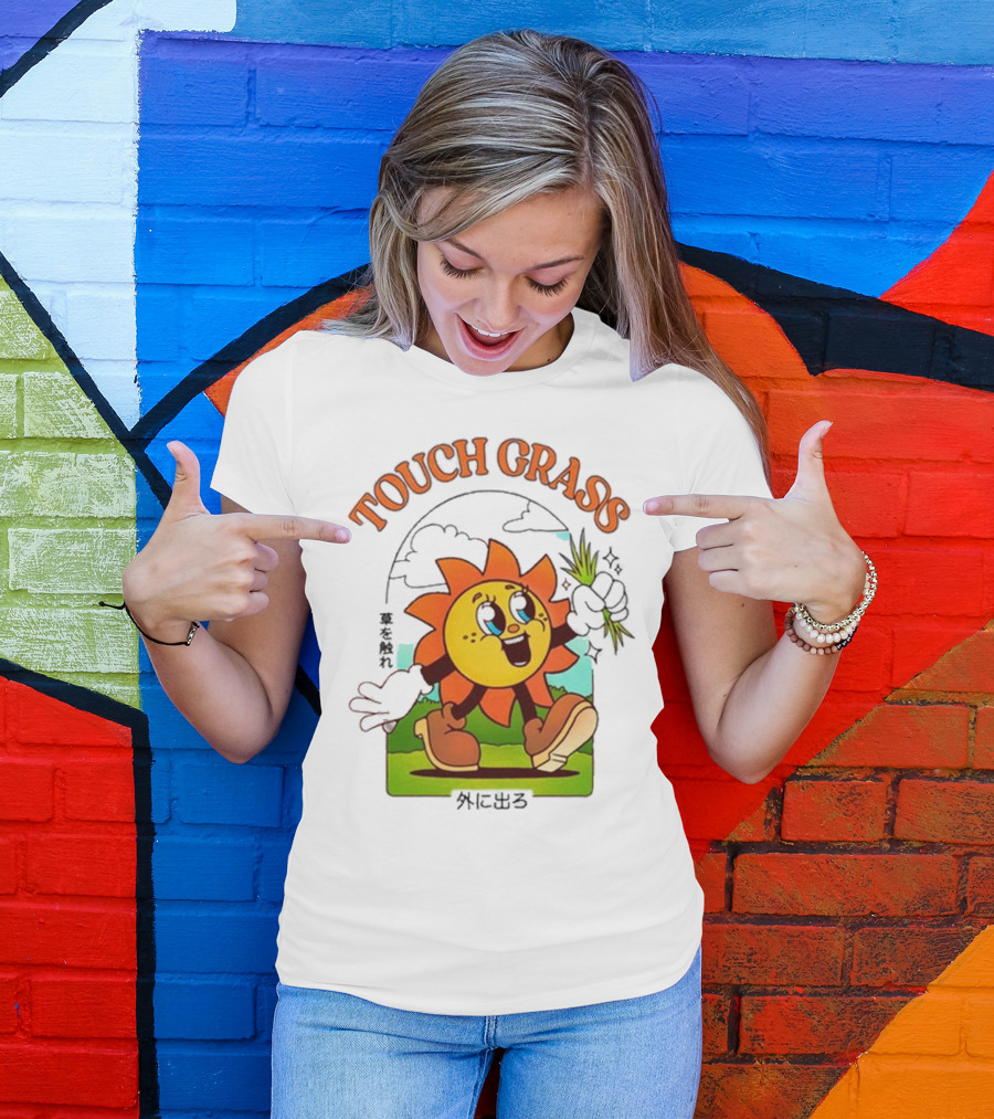 Touch Grass Retro Sun Character Outdoors Japanese Text T-Shirt