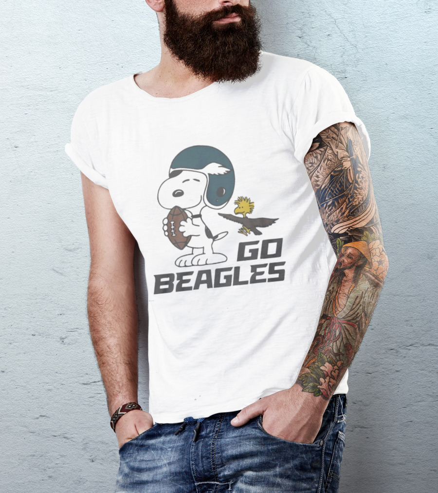 Peanuts Go Beagles Football Snoopy Woodstock Helmet Icon T-Shirt
