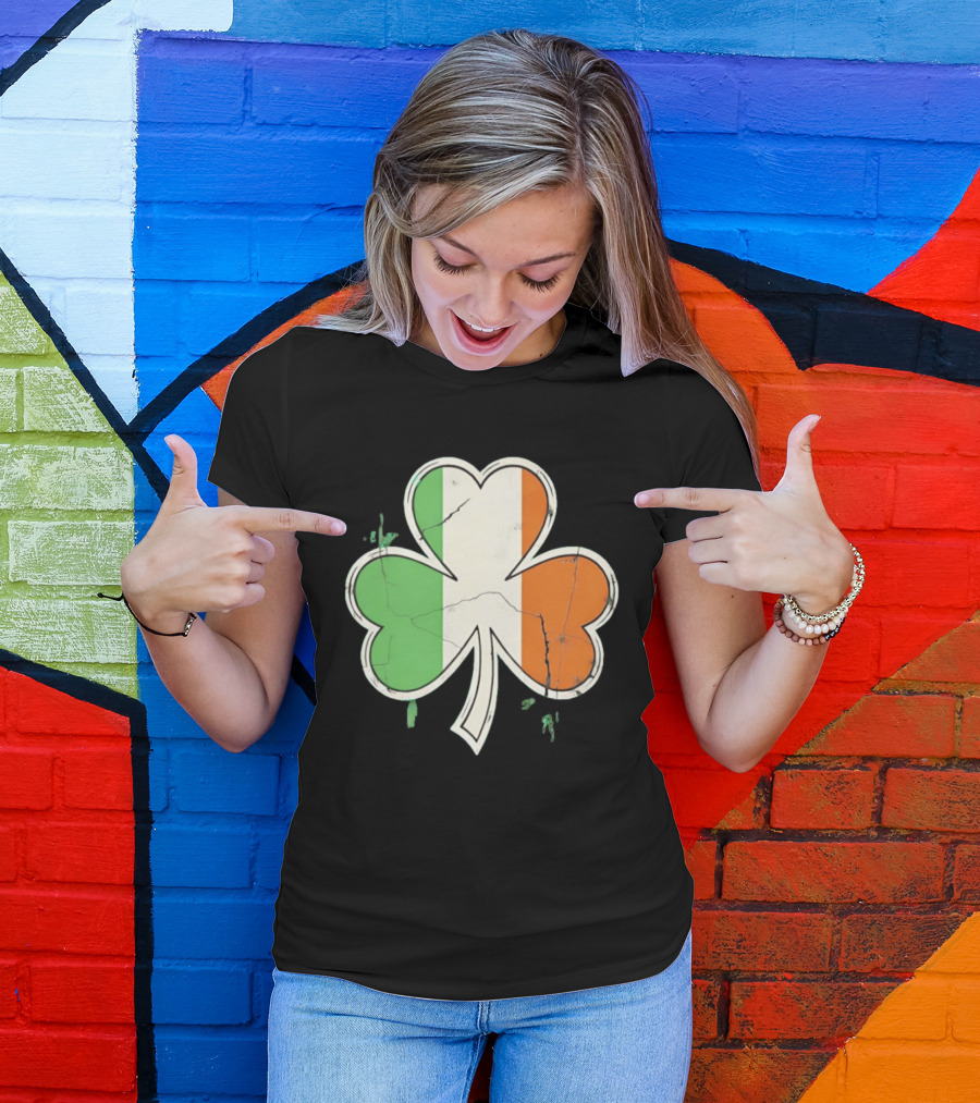 St Patrick's Day Shamrock With Italy Flag T-Shirt