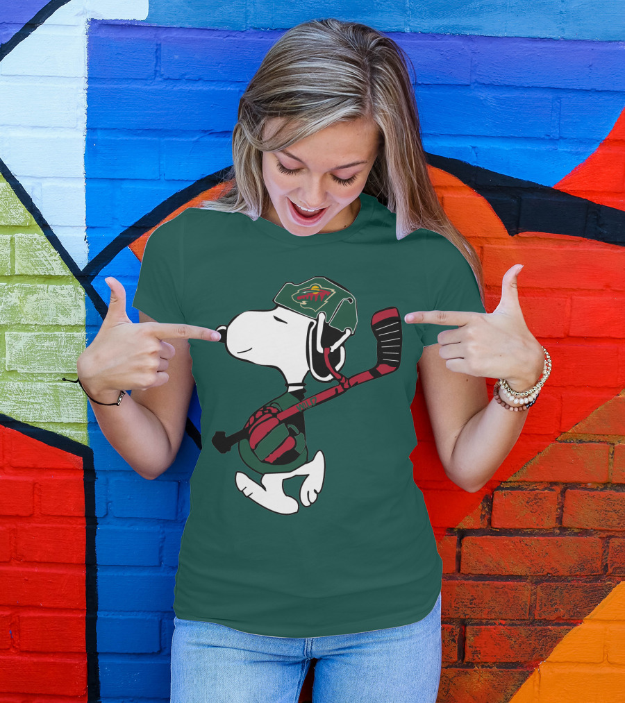 Minnesota Wild Snoopy Hockey T-Shirt