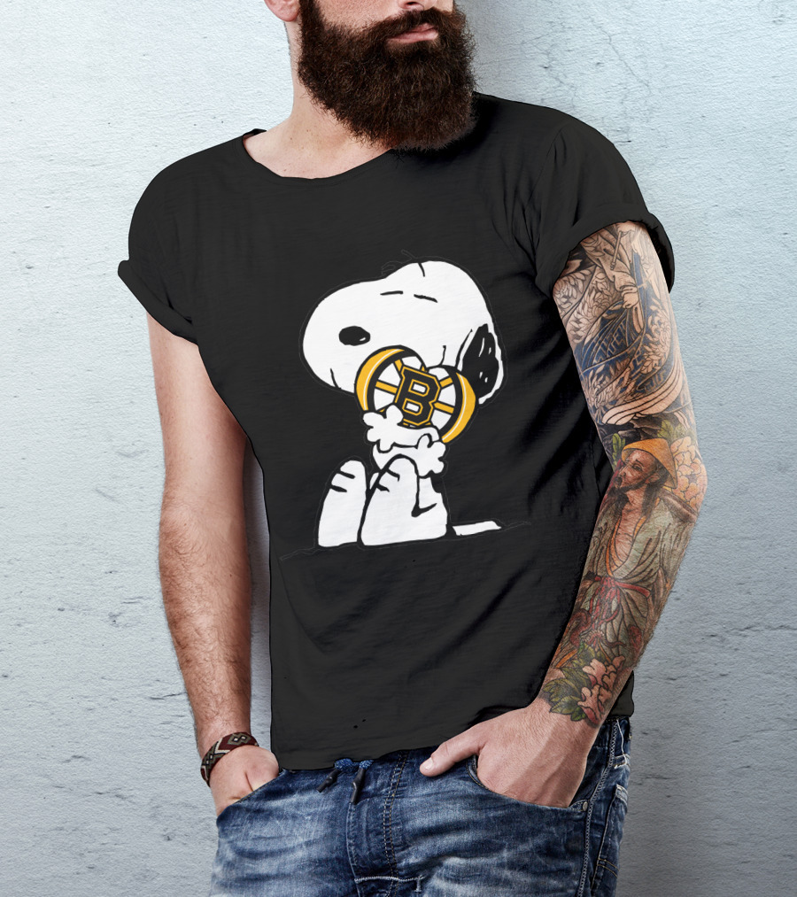 Snoopy Hugging Boston Bruins T-Shirt