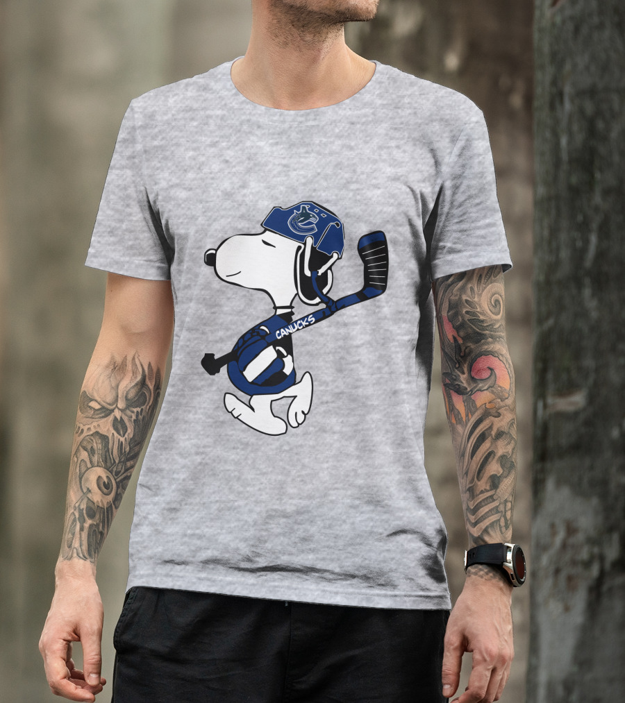Vancouver Canucks Snoopy Hockey Player T-Shirt