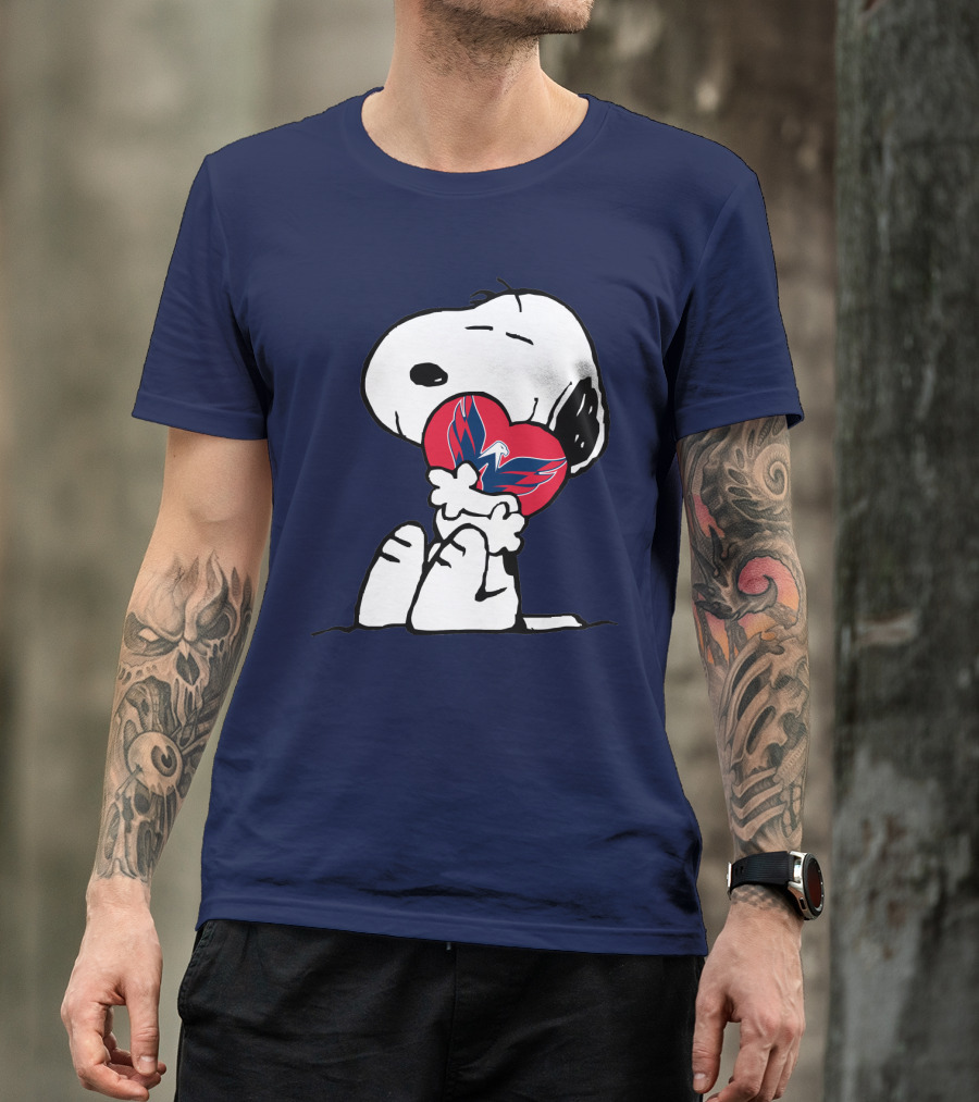 Snoopy Hugging Washington Capitals Heart T-Shirt