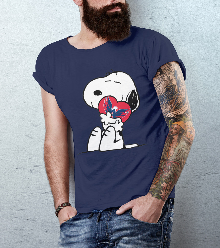 Snoopy Hugging Washington Capitals Heart T-Shirt