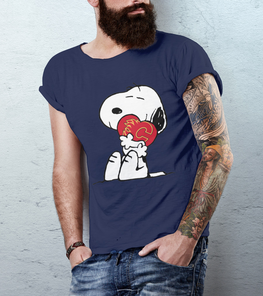 Snoopy Holding Calgary Flames T-Shirt