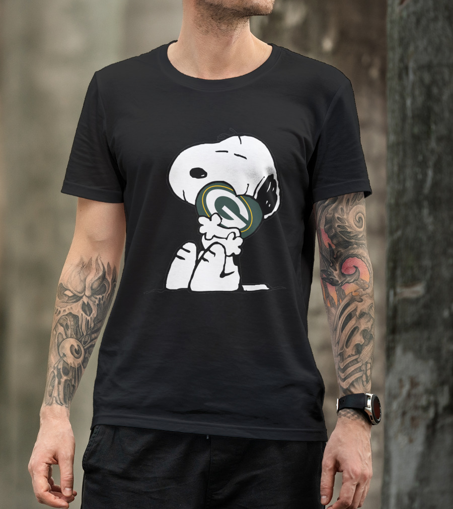 Green Bay Packers Snoopy Hugging T-Shirt