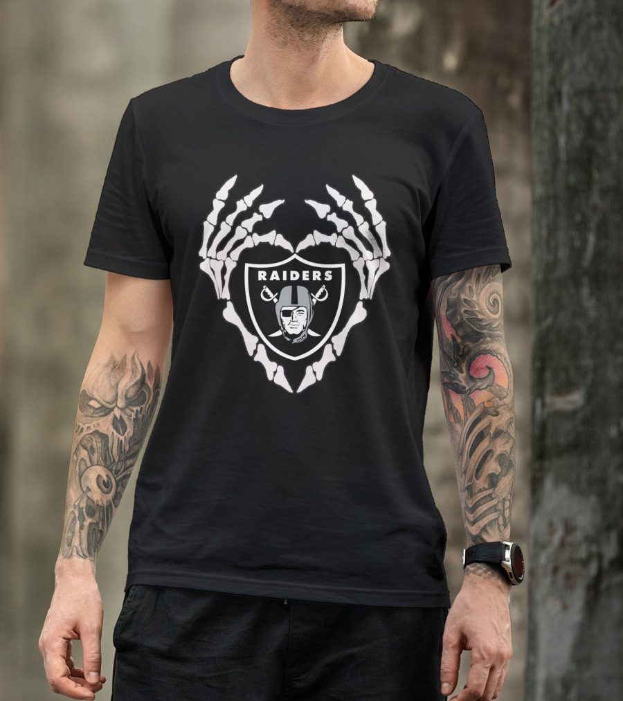 Las Vegas Raiders Skull Hands Shield T-Shirt