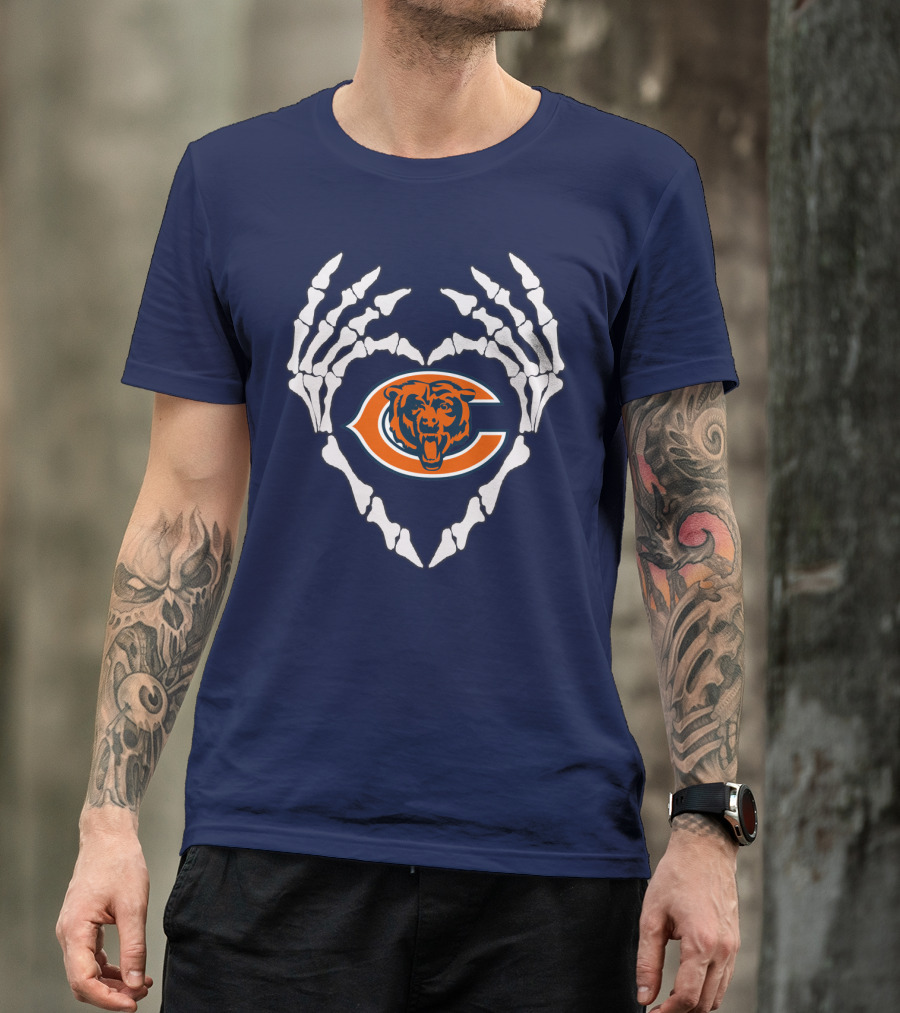 Chicago Bears Skeleton Hands Heart T-Shirt