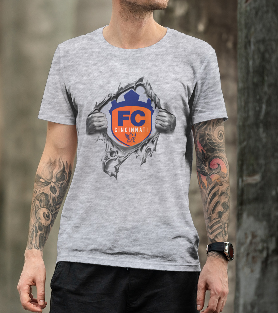 Fc Cincinnati Shield With Tearing Hands Motif T-Shirt