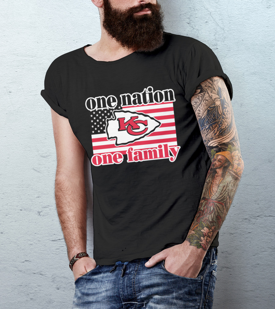 One Nation One Family Kansas City Chiefs Usa Flag T-Shirt