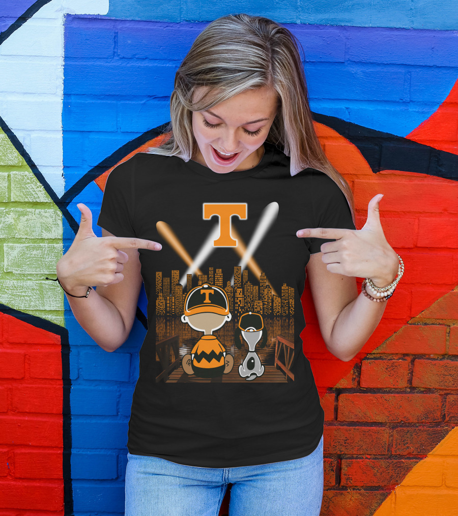 Tennessee Volunteers Snoopy And Charlie City Lights T-Shirt