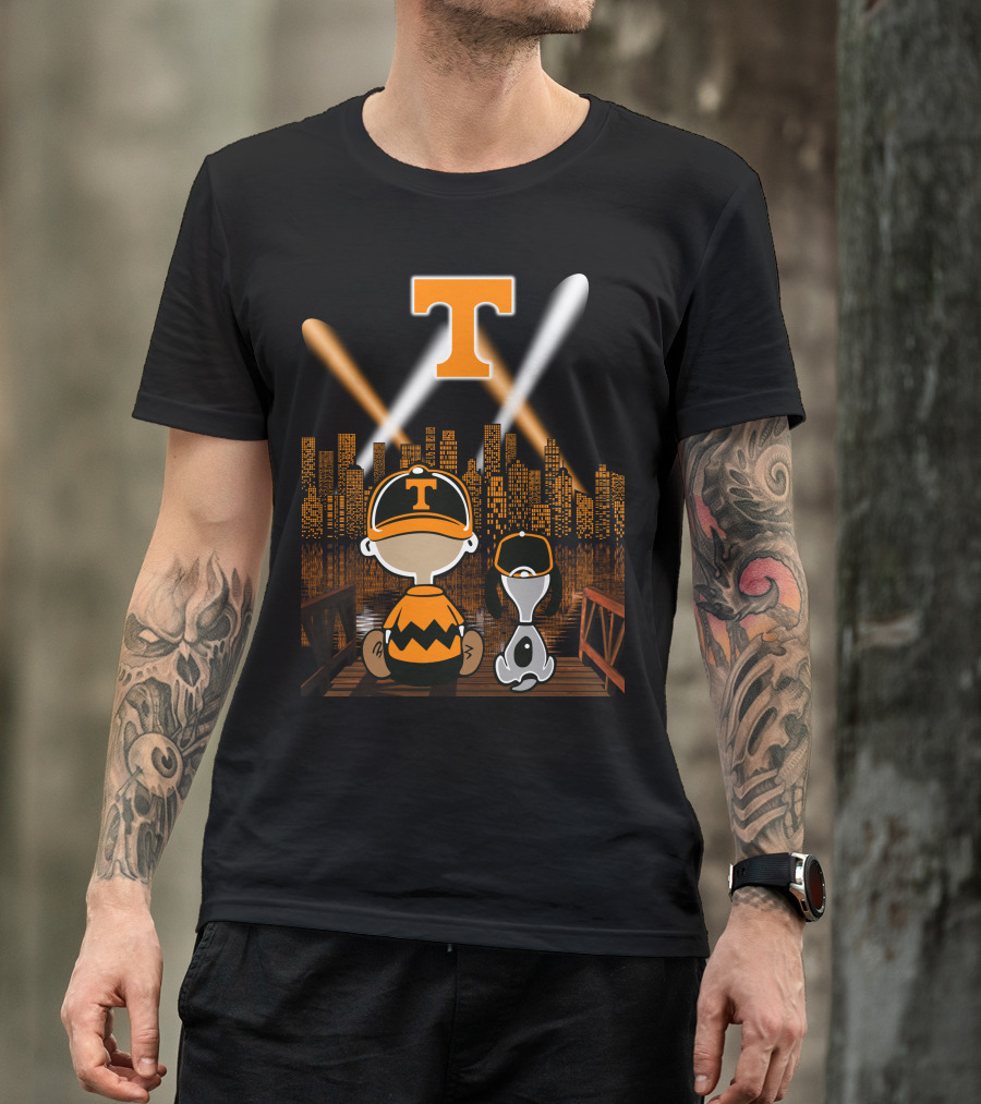 Tennessee Volunteers Snoopy And Charlie City Lights T-Shirt
