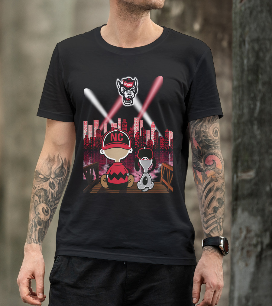 Nc State Wolfpack City By Night With Peanuts Characters And Skyline T-Shirt