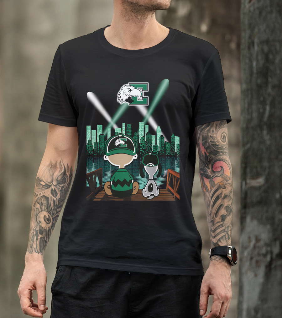 Eastern Michigan Eagles '77 City Skyline At Night With Mascot And Dog T-Shirt