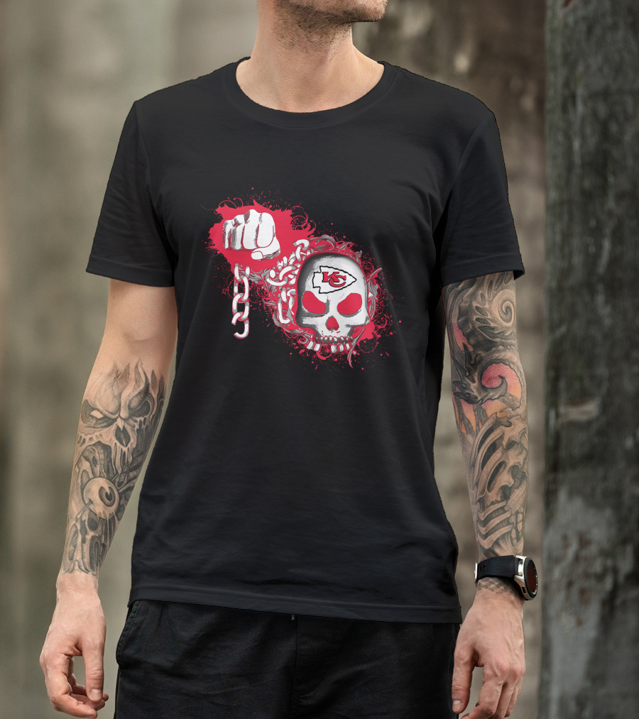 Kansas City Chiefs Skull Fist Chains T-Shirt