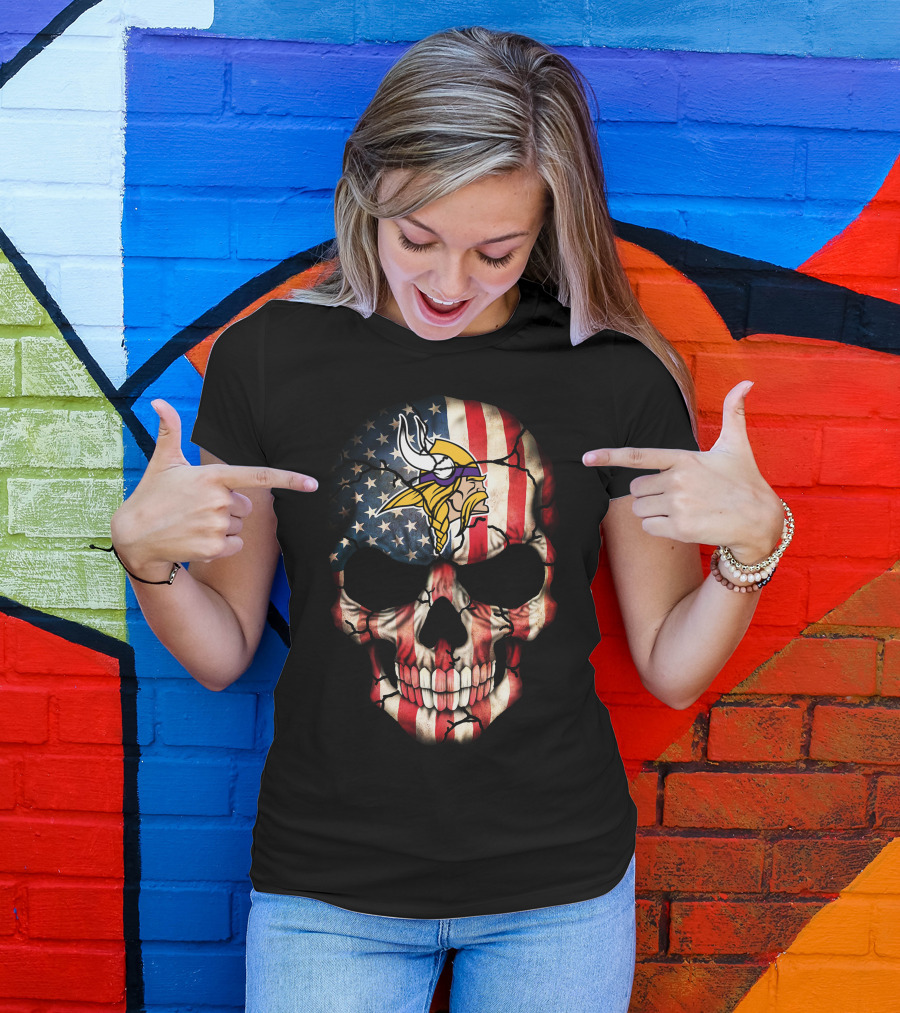 Skull With American Flag And Minnesota Vikings T-Shirt