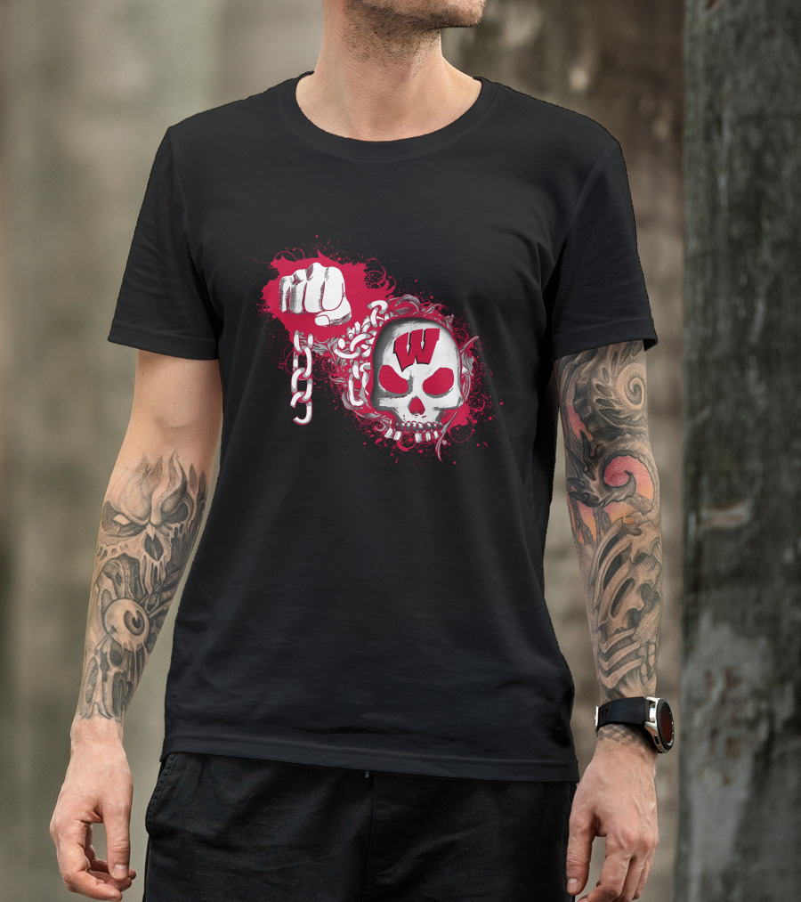 Wisconsin Badgers Skull And Chains T-Shirt