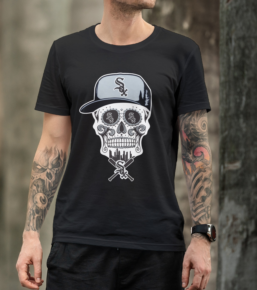 Chicago White Sox Skull With Cap And Crossed Bats T-Shirt
