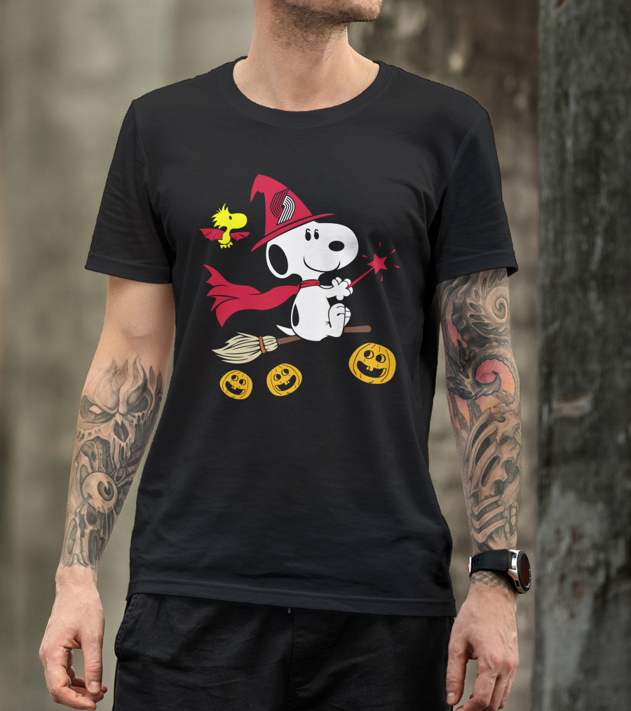 Portland Trail Blazers Happy Halloween Snoopy Witch Broom Woodstock Pumpkins T-Shirt