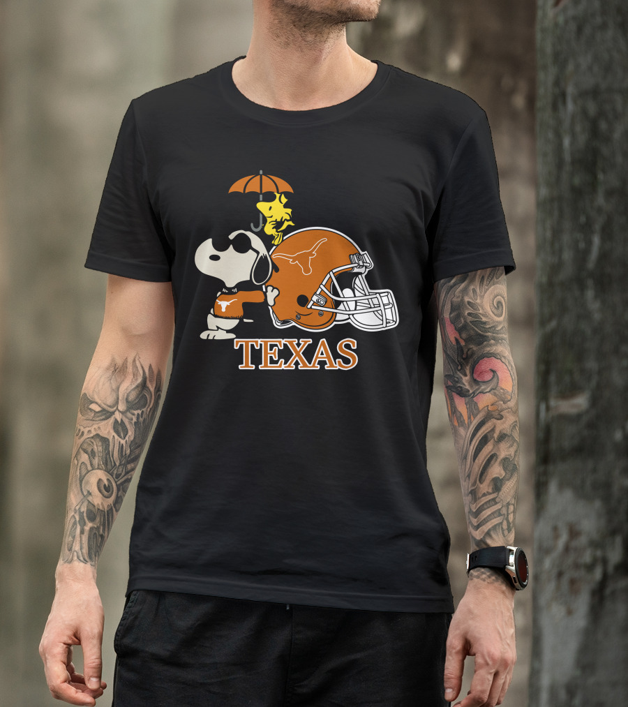 Texas Longhorns Snoopy Woodstock Football Helmet T-Shirt